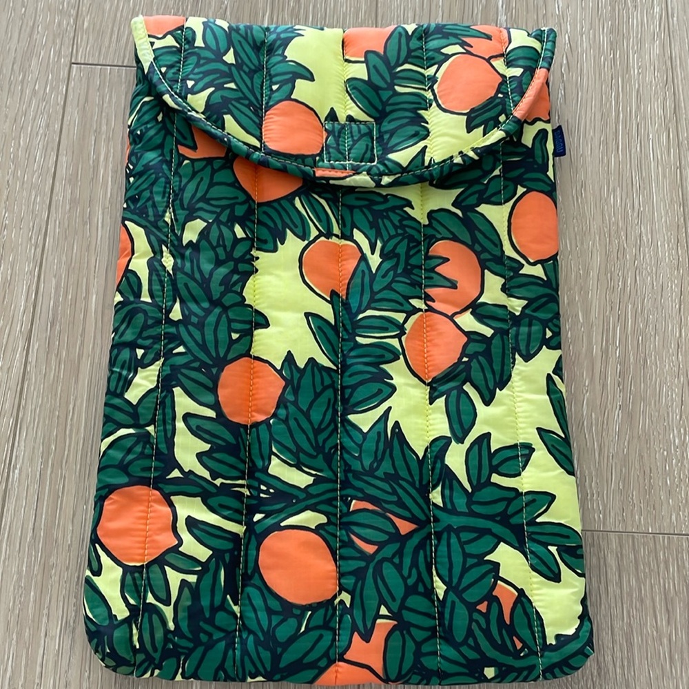 EUC Baggu 16” laptop sleeve